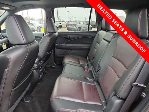 Used 2025 Honda Passport Black Edition image 10