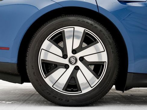 Used 2023 Porsche Taycan image 31