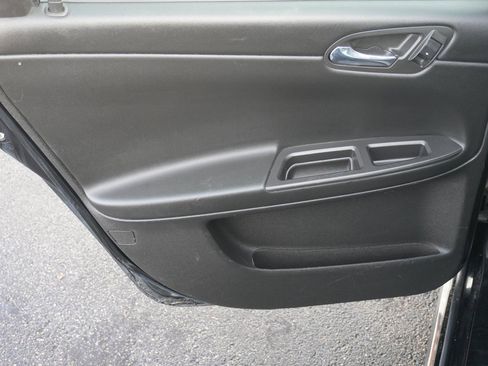 Used 2016 Chevrolet Impala LT image 18