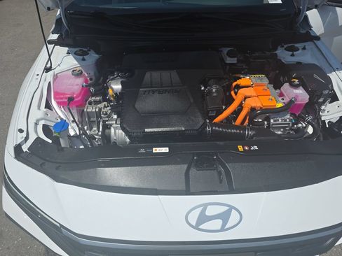 Certified 2025 Hyundai Elantra SEL FWD image 20