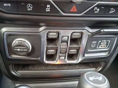 Used 2021 Jeep Wrangler Unlimited Sport image 25