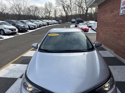 Used 2017 Toyota Corolla iM image 7