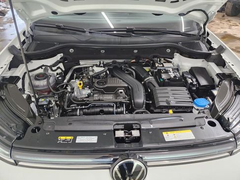 Used 2025 Volkswagen Taos SE image 38