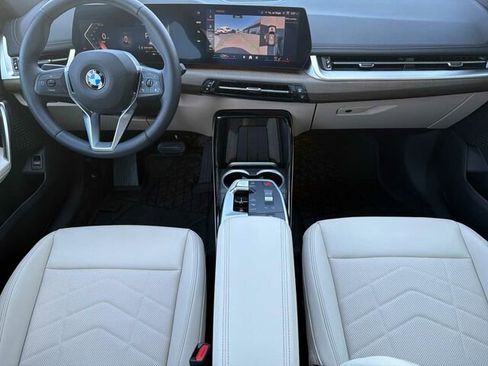 Used 2025 BMW X1 xDrive28i AWD/4WD image 17