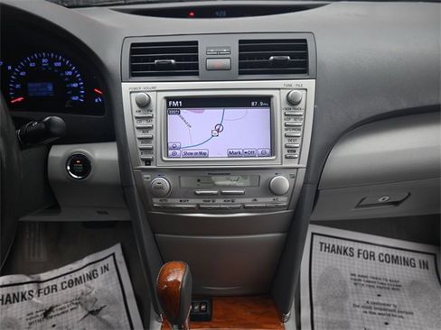 Used 2010 Toyota Camry XLE image 19