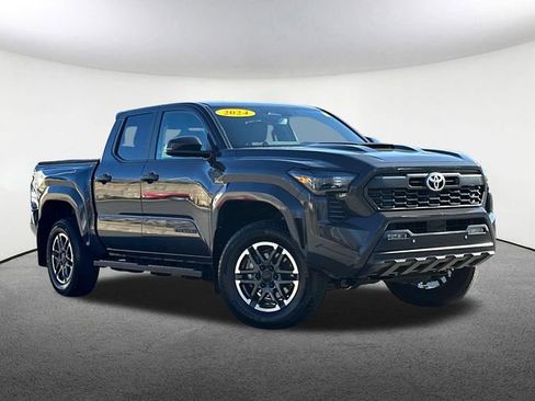 Used 2024 Toyota Tacoma TRD Sport w/ TRD Sport Upgrade Package AWD/4WD image 2