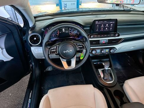 Used 2023 Kia Forte LXS FWD image 17