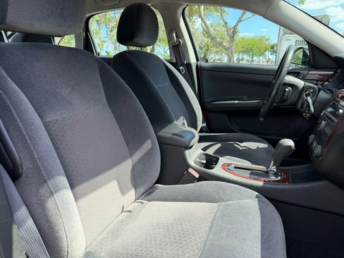Used 2010 Chevrolet Impala LT w/ Convenience Package image 16