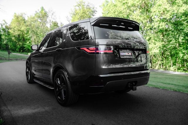 Used 2025 Land Rover Discovery Dynamic SE AWD/4WD image 9