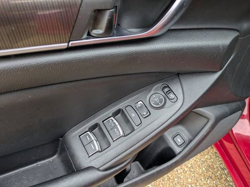 Used 2021 Honda Accord Sport image 12