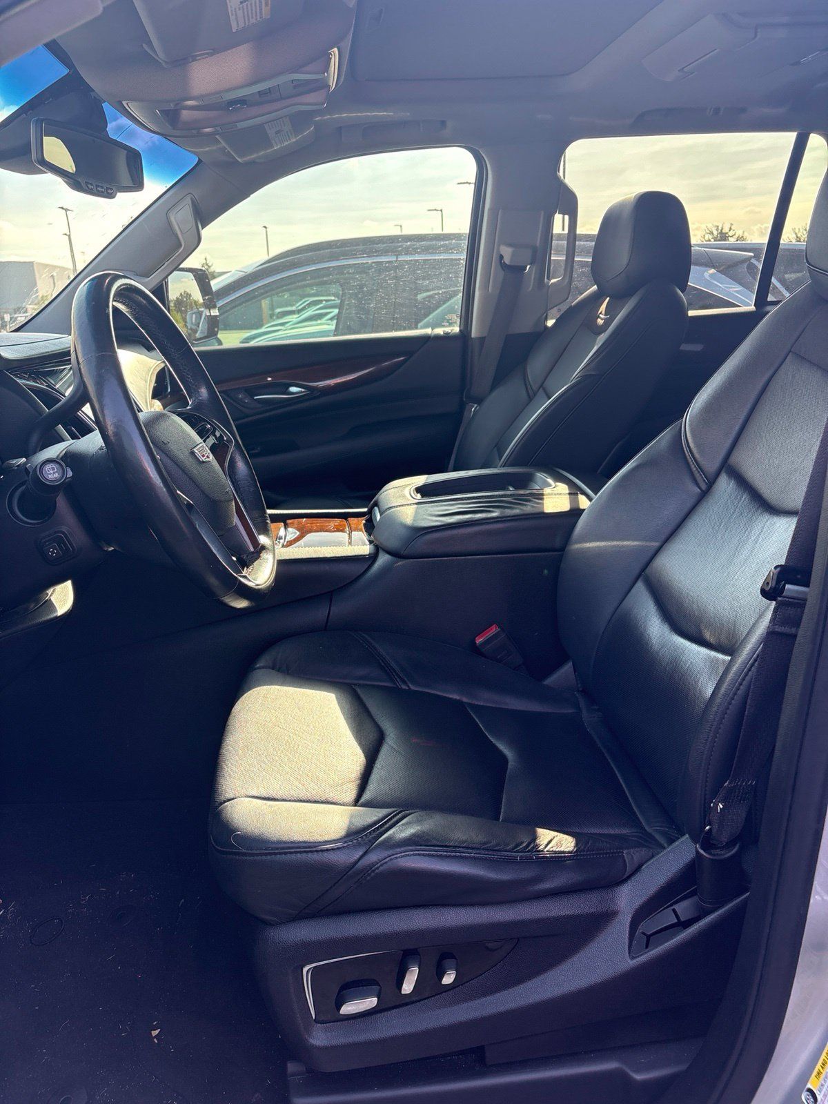 Used 2016 Cadillac Escalade Luxury AWD/4WD image 19