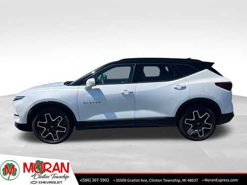 Certified 2023 Chevrolet Blazer RS w/ Driver Confidence II Package FWD image 3