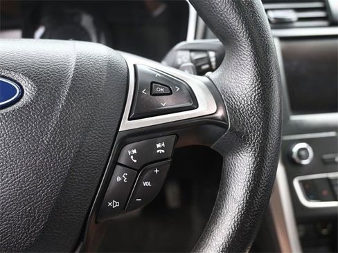 Used 2019 Ford Fusion SE image 17