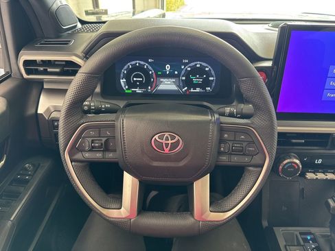 Certified 2025 Toyota Tacoma TRD Off-Road w/ TRD Off Road Upgrade Package AWD/4WD image 18