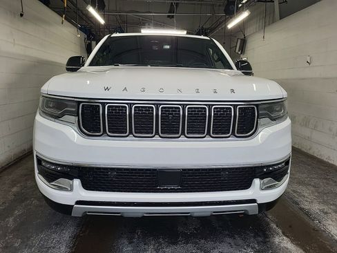 Used 2024 Jeep Wagoneer Series II w/ Convenience Group I image 2