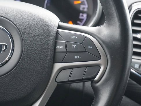 Used 2022 Jeep Grand Cherokee Laredo X image 18