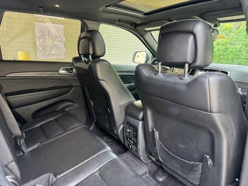 Used 2018 Jeep Grand Cherokee Limited AWD/4WD image 27