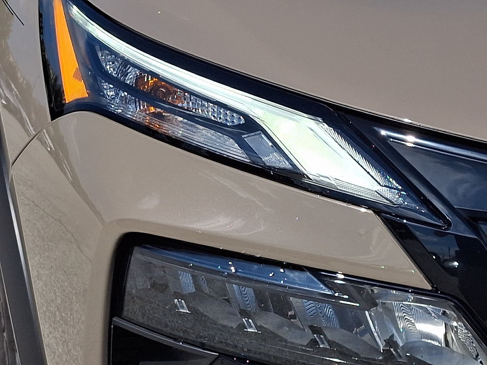 Certified 2025 Nissan Rogue SV AWD/4WD image 10