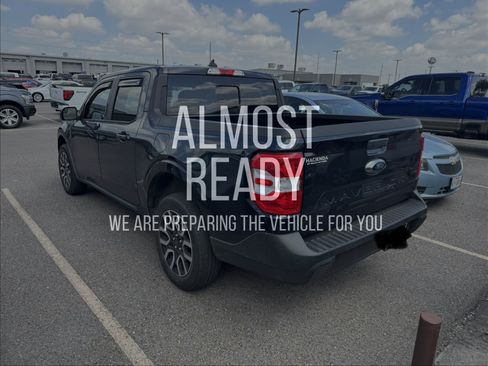 Used 2022 Ford Maverick Lariat FWD image 3