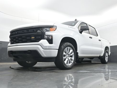 Used 2023 Chevrolet Silverado 1500 Custom image 21