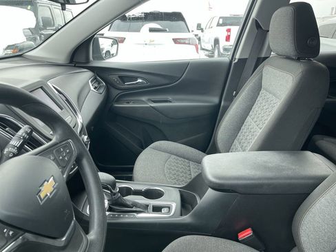 Used 2024 Chevrolet Equinox LT FWD image 3
