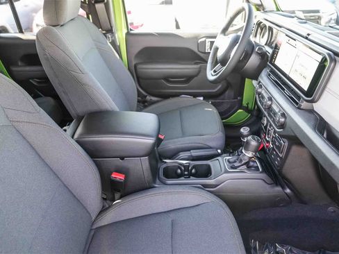 New 2026 Jeep Gladiator Sport image 17