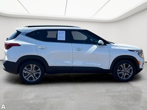 Used 2022 Kia Seltos S FWD image 6