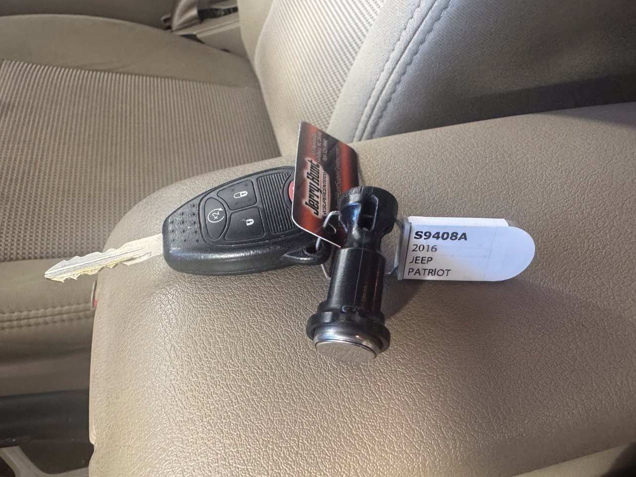 Used 2016 Jeep Patriot Latitude FWD image 3
