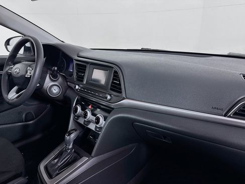 Used 2019 Hyundai Elantra SE w/ Winter Weather Package image 28