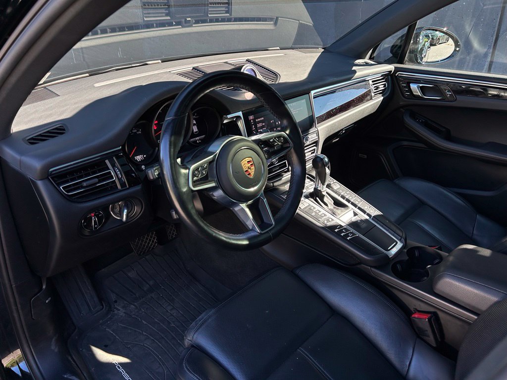 Certified 2020 Porsche Macan AWD/4WD image 4