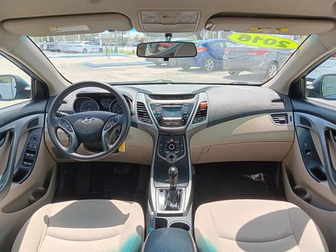 Used 2016 Hyundai Elantra SE w/ Option Group 02 FWD image 16
