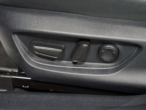 Used 2025 Toyota Camry SE FWD image 34