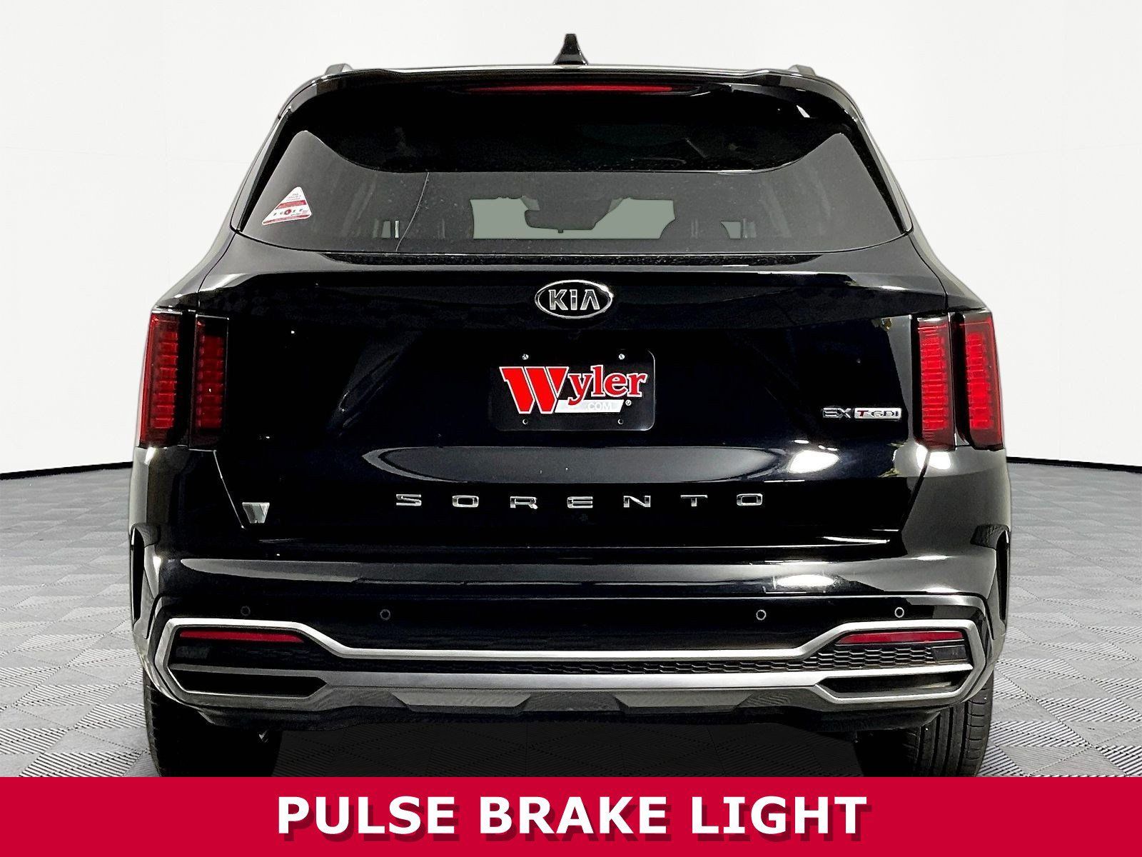 Used 2021 Kia Sorento EX w/ Panoramic Sunroof Package FWD image 5