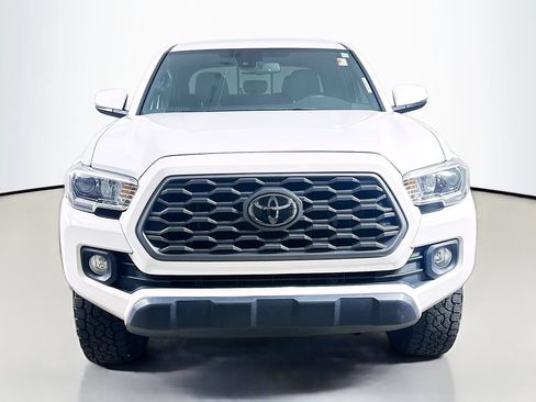 Used 2022 Toyota Tacoma TRD Off-Road w/ Technology Package AWD/4WD image 2