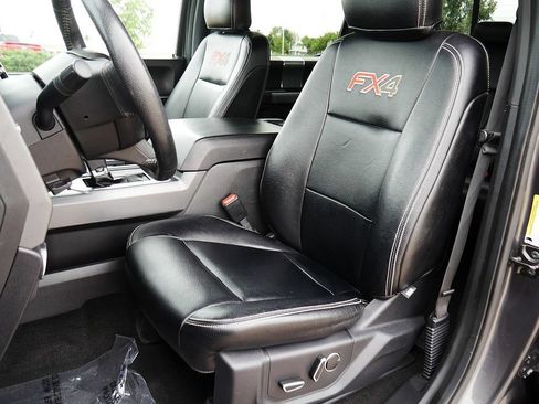 Used 2015 Ford F150 XLT w/ Equipment Group 302A Luxury AWD/4WD image 15