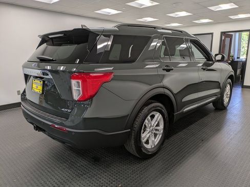 Certified 2023 Ford Explorer XLT w/ Class IV Trailer Tow Package image 4