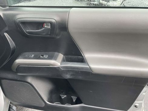 Used 2022 Toyota Tacoma SR5 image 44