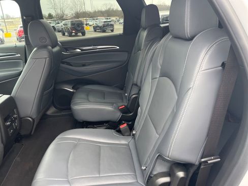 Used 2024 Buick Enclave Premium image 22