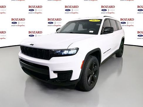 Used 2023 Jeep Grand Cherokee L Laredo AWD/4WD image 4