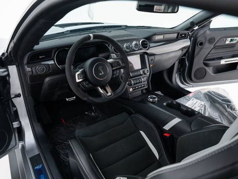Used 2022 Ford Mustang Shelby GT500 w/ Carbon Fiber Track Pack RWD image 17