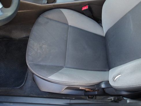 Used 2014 Ford Focus SE w/ SE Winter Package FWD image 29