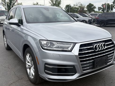 Used 2019 Audi Q7 3.0T Premium w/ Convenience Package AWD/4WD image 2