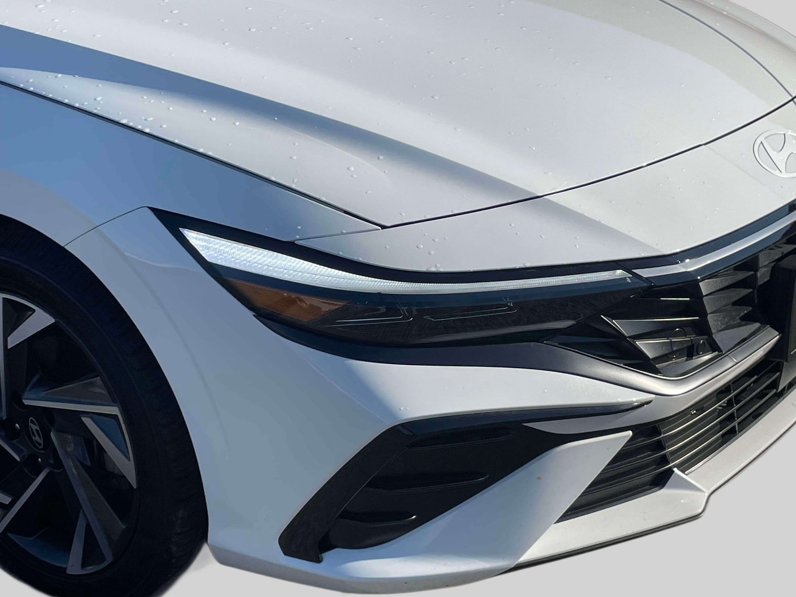 Used 2024 Hyundai Elantra SEL w/ Convenience Package FWD image 9