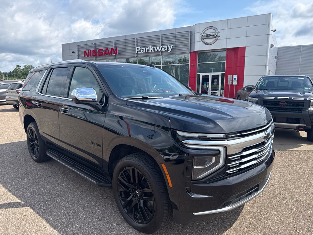Used 2025 Chevrolet Tahoe Premier AWD/4WD image 1