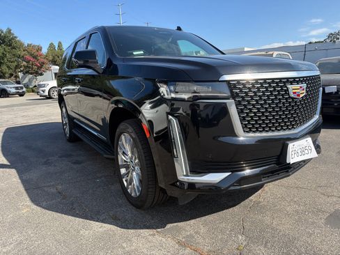 Used 2023 Cadillac Escalade Premium Luxury AWD/4WD image 2