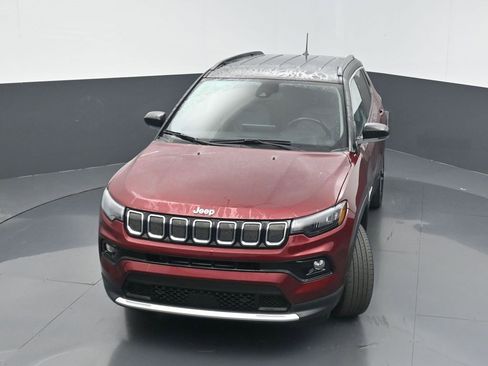 Certified 2022 Jeep Compass Limited image 40