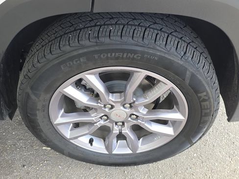 Used 2023 GMC Terrain SLT AWD/4WD image 37