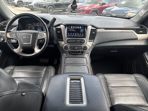 Used 2019 GMC Yukon XL Denali w/ Denali Ultimate Package AWD/4WD image 10