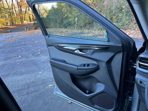 Used 2025 Chevrolet TrailBlazer LT image 18