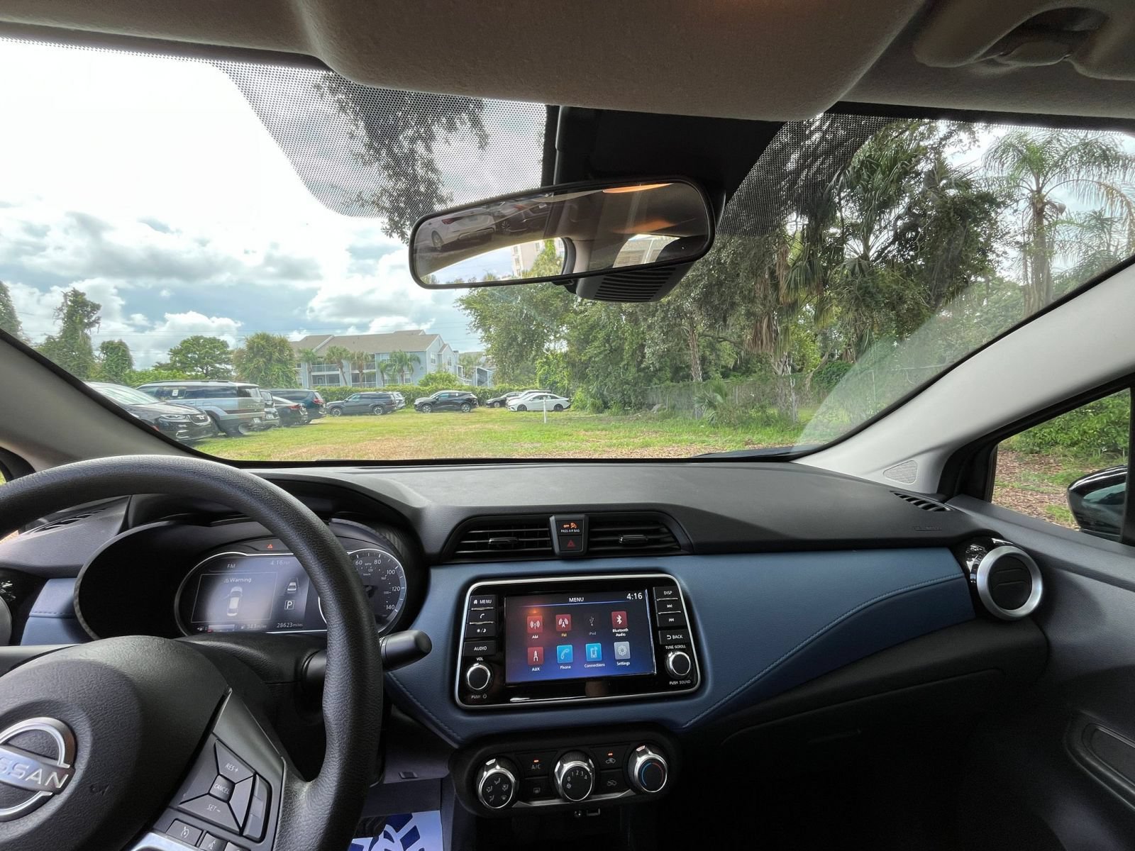 Used 2025 Nissan Versa SV FWD image 30
